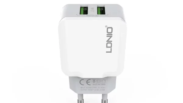 LDNIO 5V/2.4A DUAL PORT USB AC CHARGER (GrimworX) - Image 3